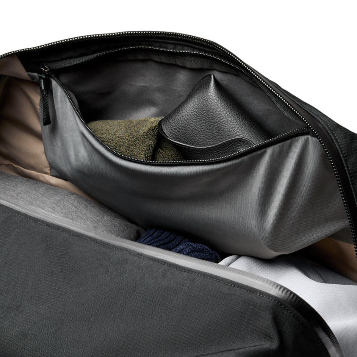 Venture Duffel 55L - Image 19