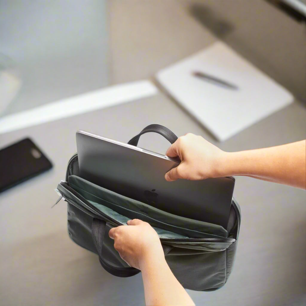 Tokyo Laptop Bag 14 - Image 2