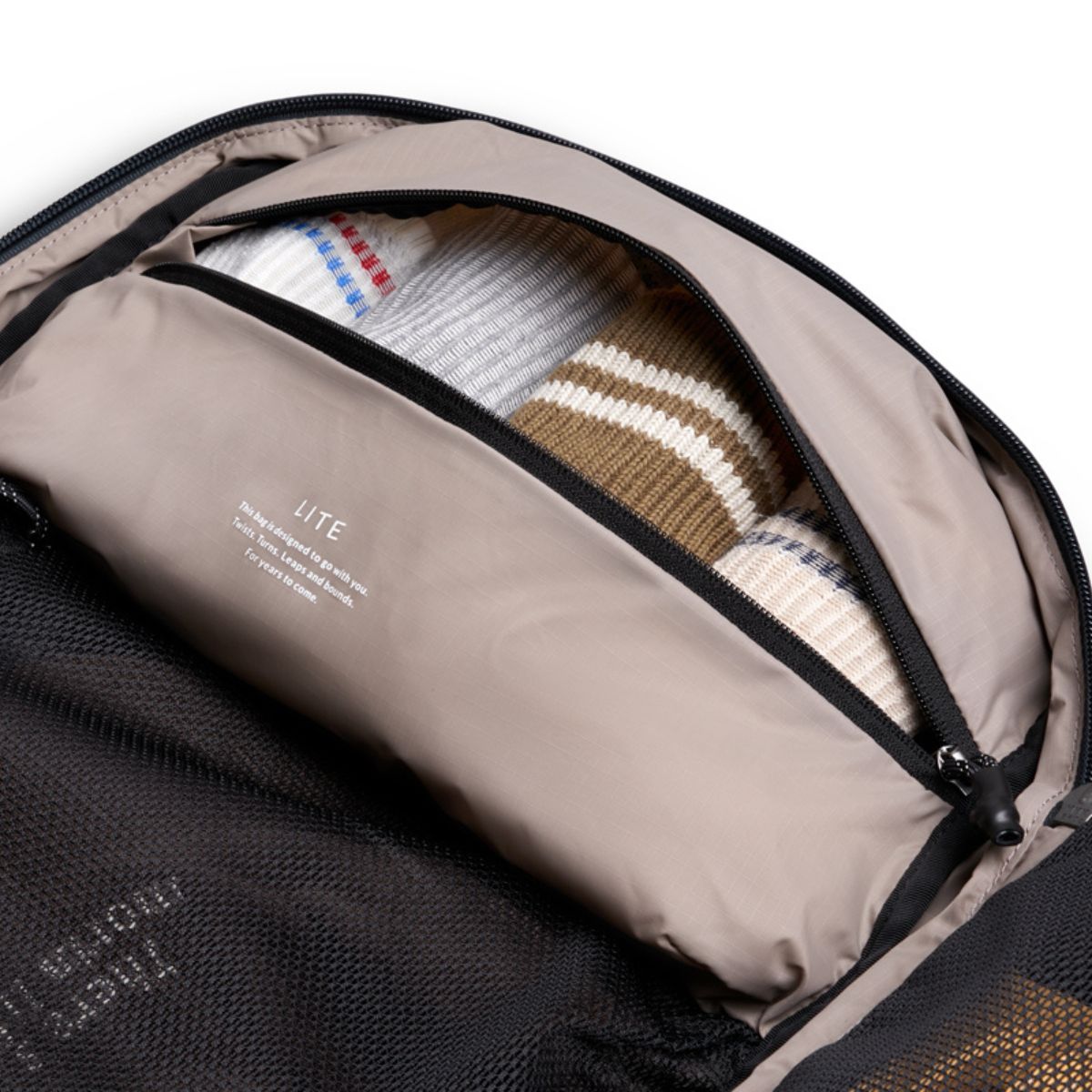 Lite Travel pack 38L - Image 6