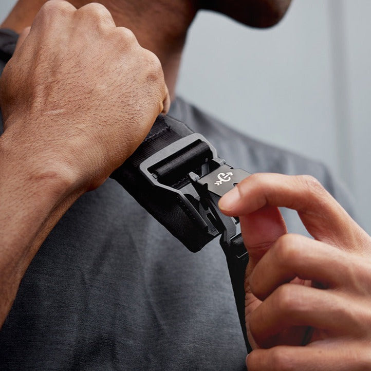 Carryology x Bellroy Chimera Sling - Image 12