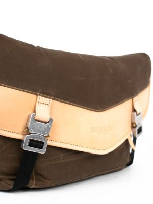 Genghis Medium Messenger Bag (Made in England 🇬🇧)