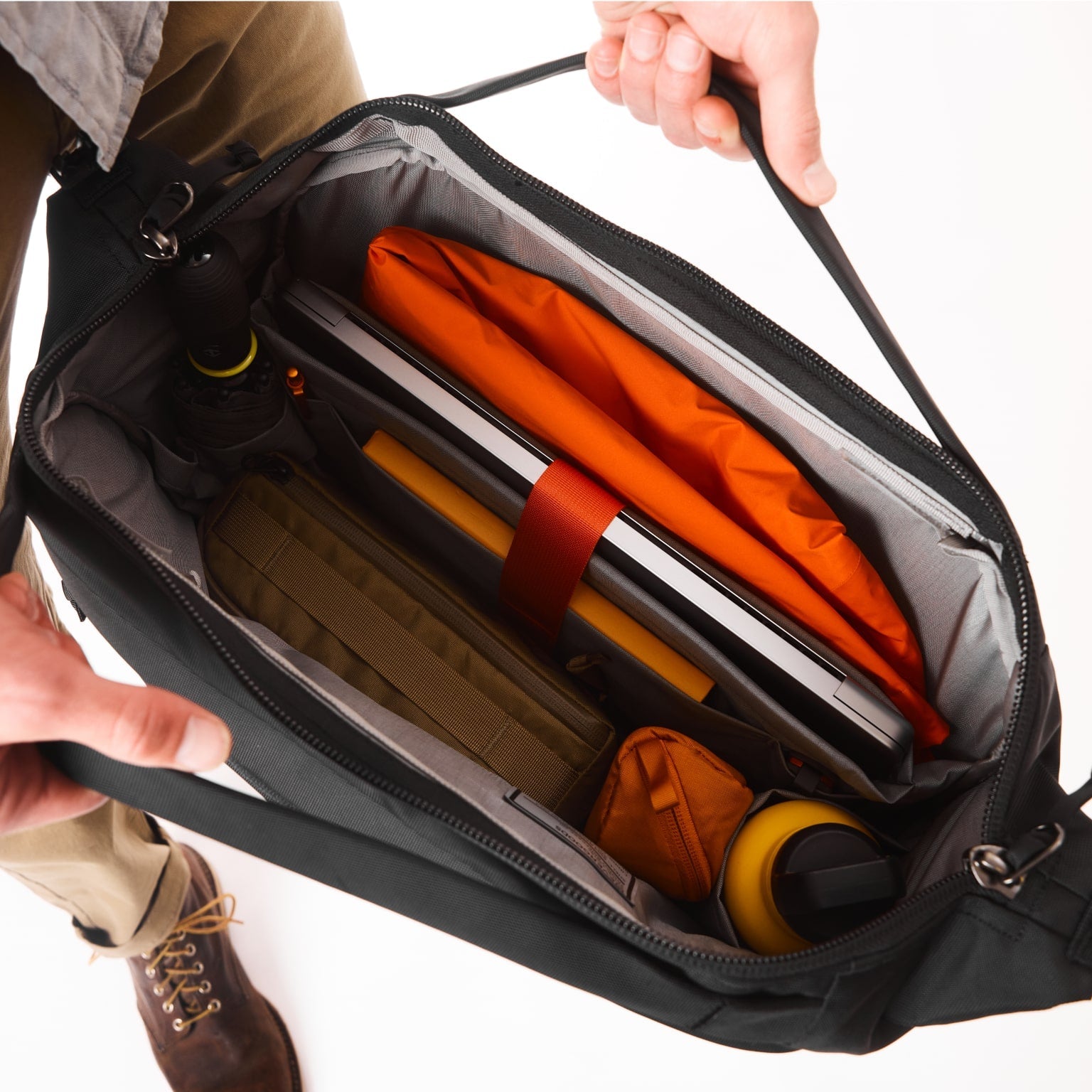 Transit Briefcase 20L - Image 9