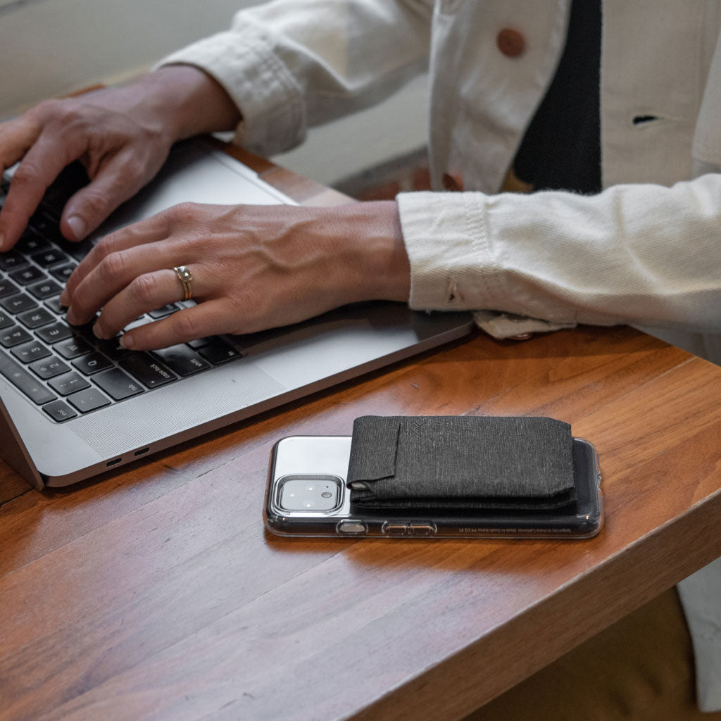 Universal Adapter - Image 3