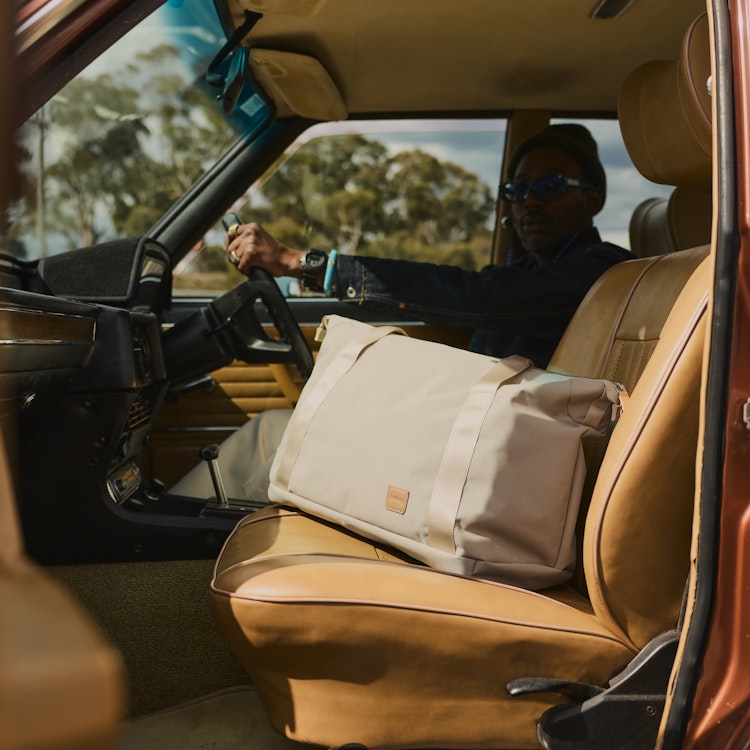 Classic Getaway Bag - Image 4